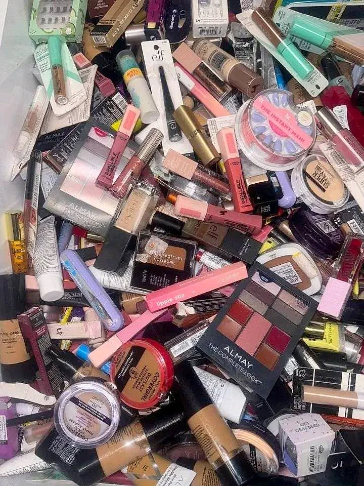 Mixed Makeup Pallets